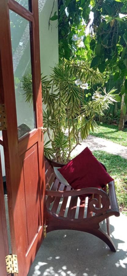 לינה וארוחת בוקר היקדואה Mandara Rest מראה חיצוני תמונה