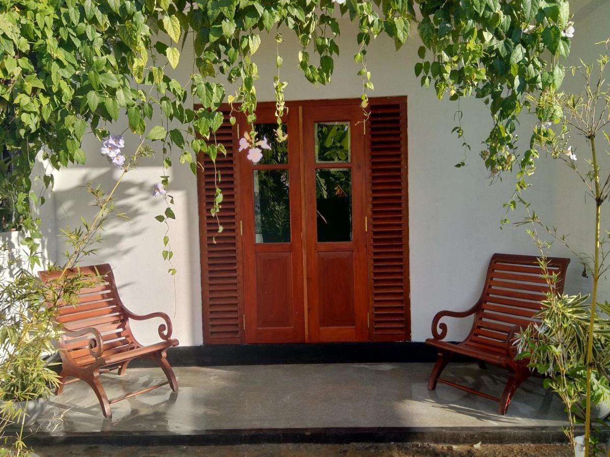 לינה וארוחת בוקר היקדואה Mandara Rest מראה חיצוני תמונה